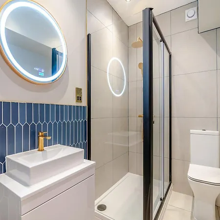 Betty's Townhouse- Luxury 2 Bed Appt With Parking Apartamento