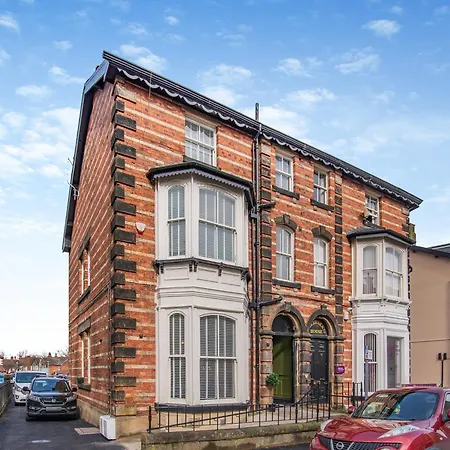 Betty's Townhouse- Luxury 2 Bed Appt With Parking